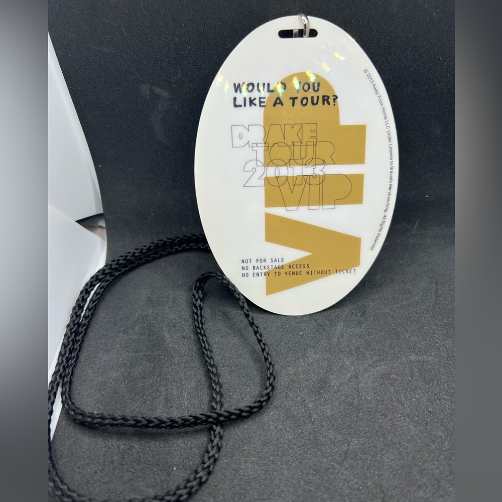Drake Concert VIP Badge - Picture 3 of 5